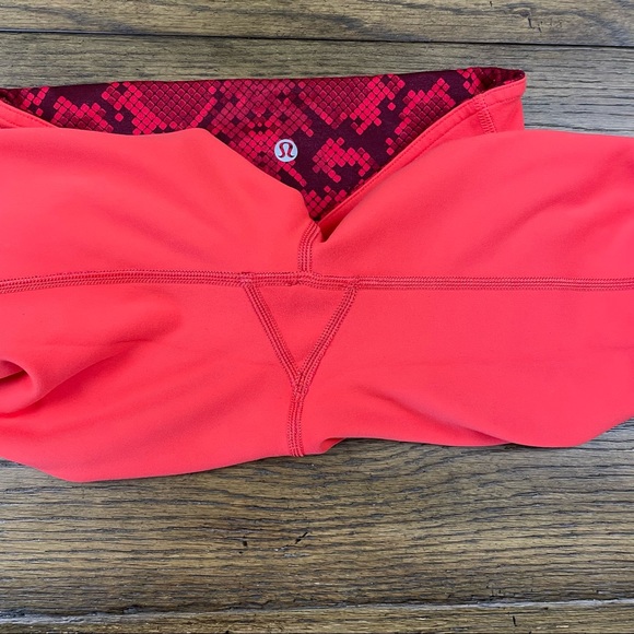 Lululemon Wunder Under Crop Leggings Reversible Alarming Cranberry - Picture 9 of 10